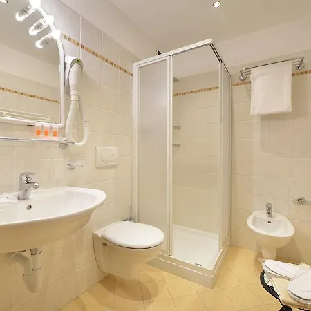 מלון San Giovanni 3*